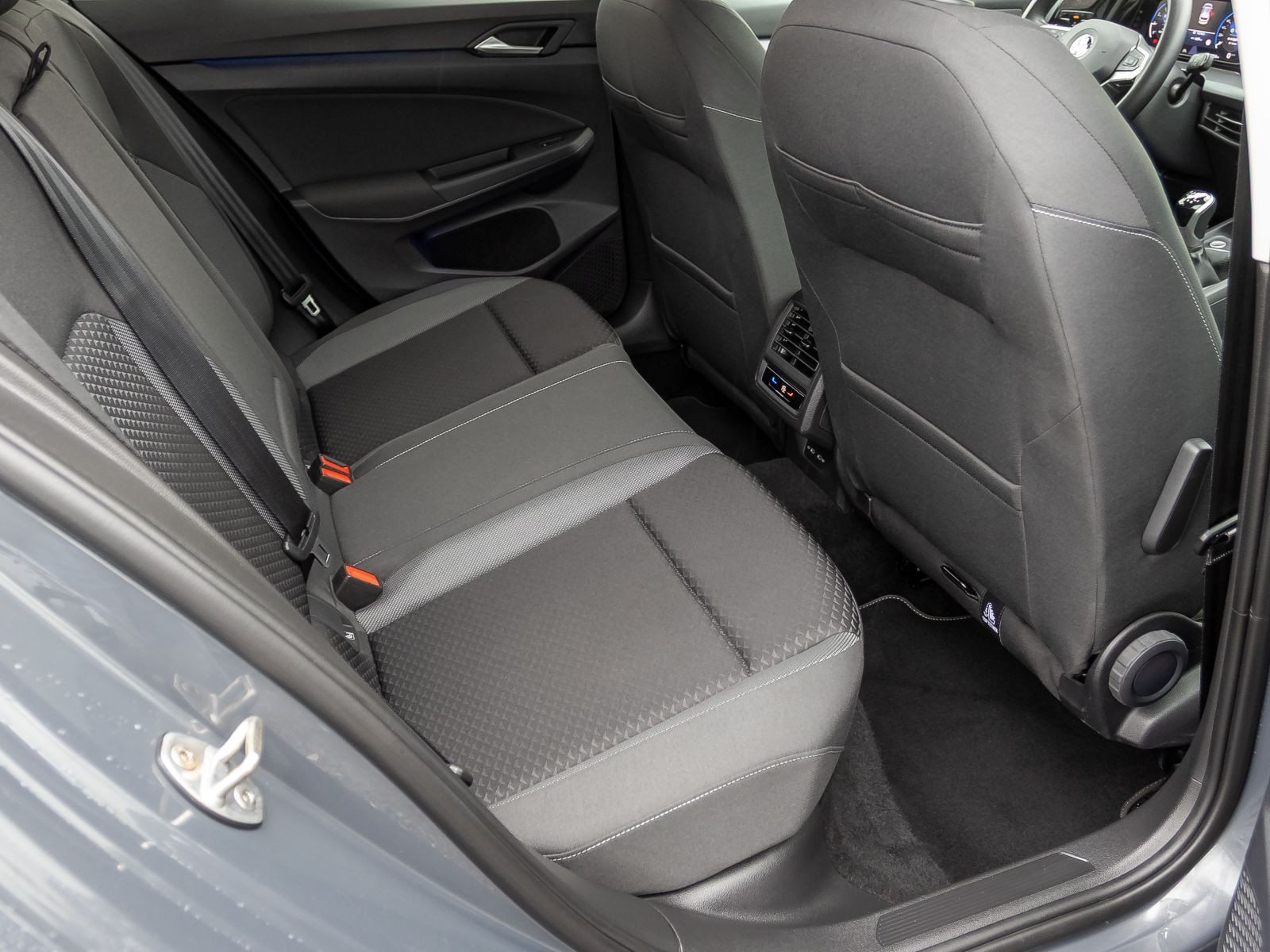Volkswagen Golf VIII Life 1.5TSI Navi LED ACC EPH AHK