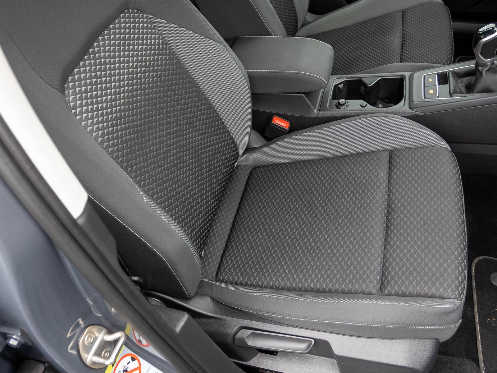 Volkswagen Golf VIII Life 1.5TSI Navi LED ACC EPH AHK