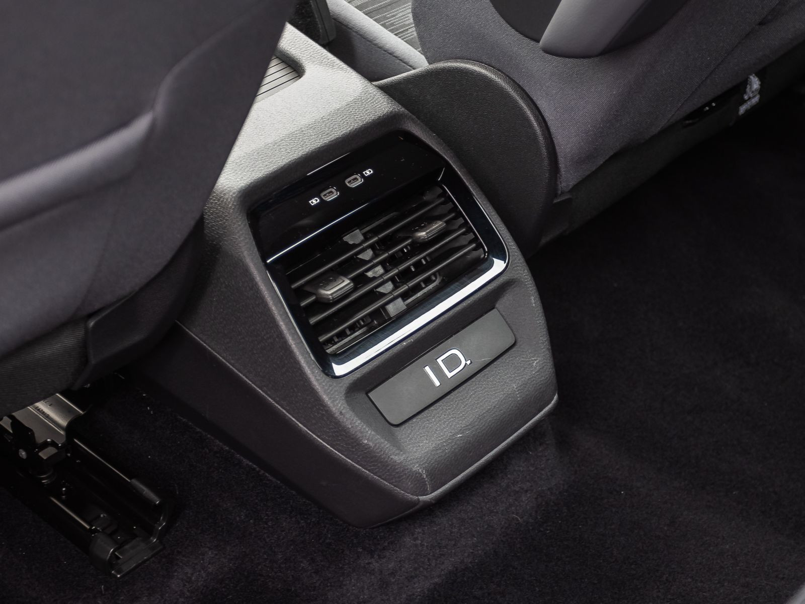 Volkswagen ID.4 Pro Performance, Navi, LED, Rückfahrkamera, Standklimatisierung, App-Connect