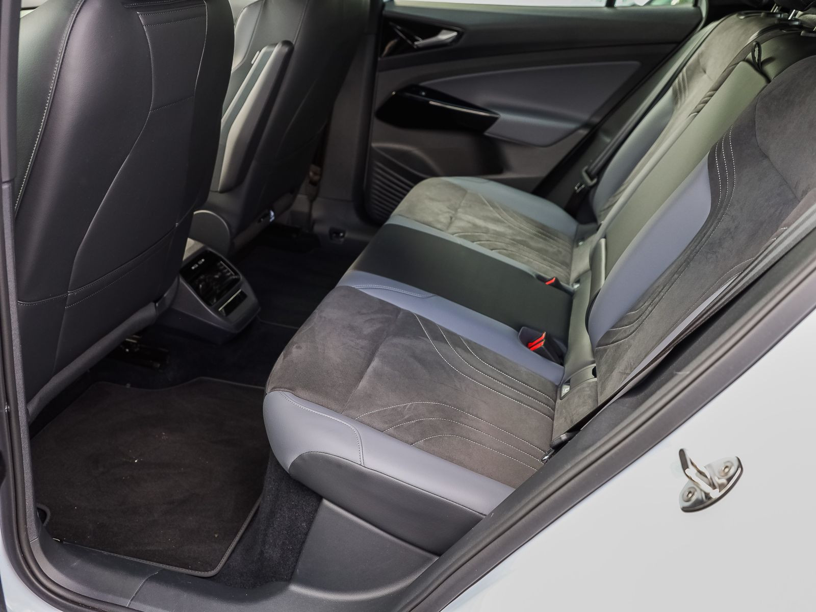 Volkswagen ID.4 Pure Performance, Navi, LED, App-Connect, Standklimatisierung
