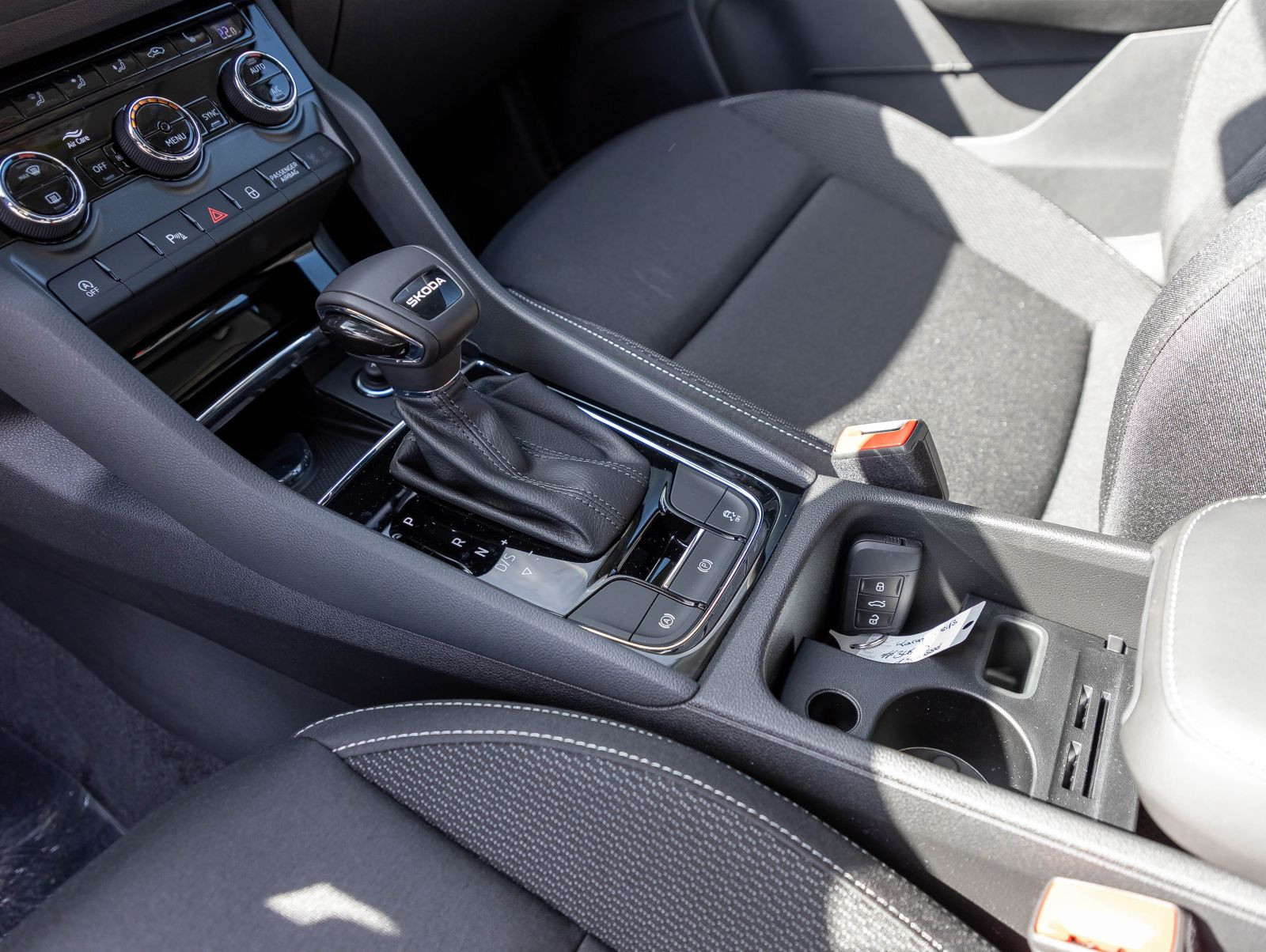 Skoda Karoq Tour 2,0 TDI 110 kW 7-Gang-DSG
