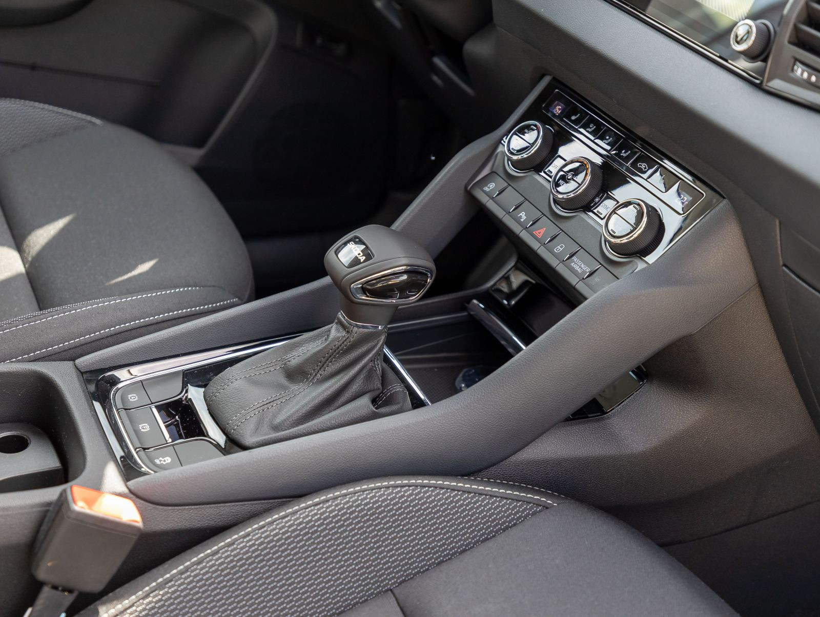 Skoda Karoq Tour 2,0 TDI 110 kW 7-Gang-DSG