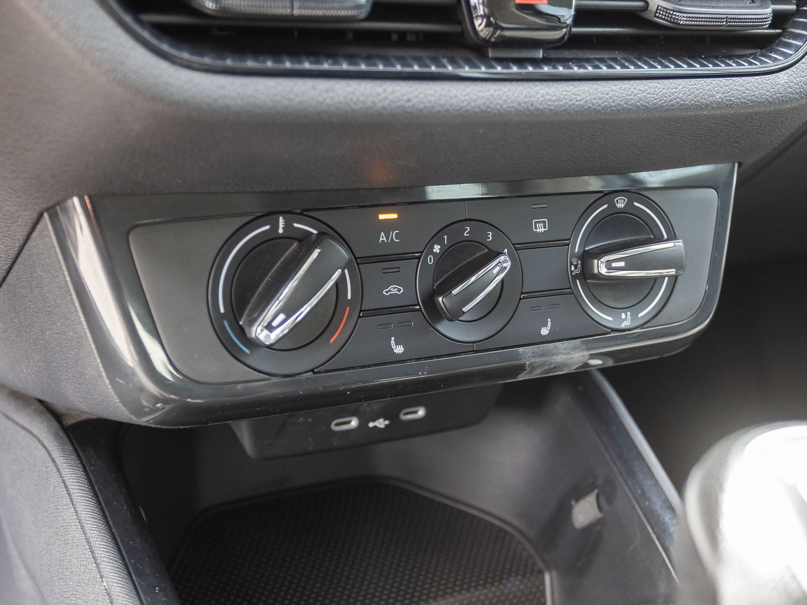 Skoda Fabia Active1.0MPI LED EPH CarPlay