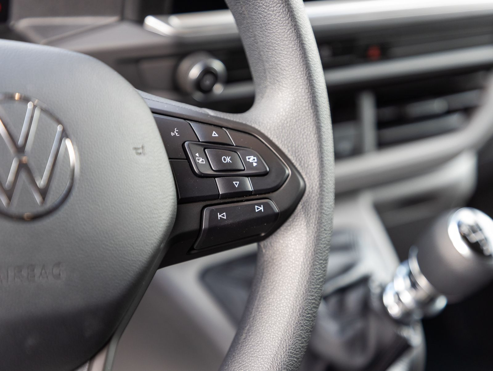 Volkswagen T7 Transporter Kasten 2.0 TDI KR Klima | AHK