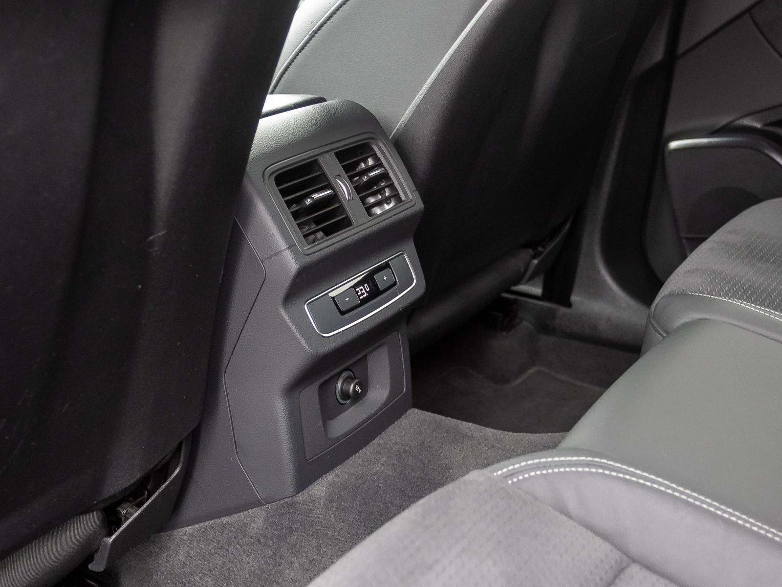 Audi Q5 S line 40TDI qu Stronic Navi Matrix ACC AHK