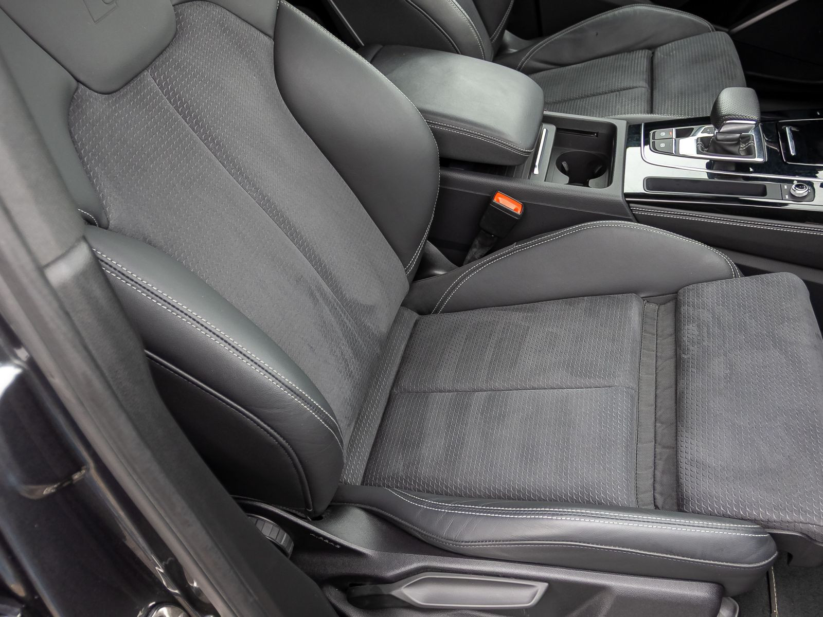 Audi Q5 S line 40TDI qu Stronic Navi Matrix ACC AHK