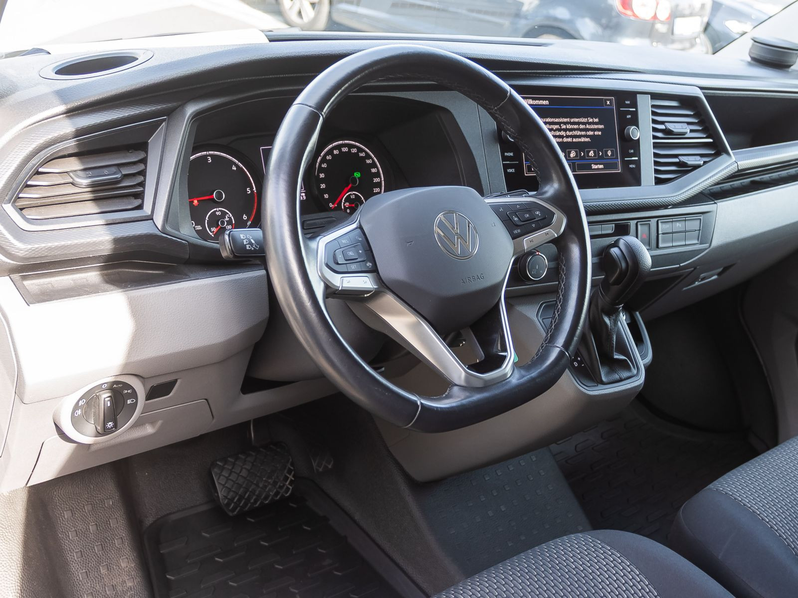 Volkswagen T6.1 Kasten 2.0 TDI DSG LR, Navi, LED, Klima, App-Connect