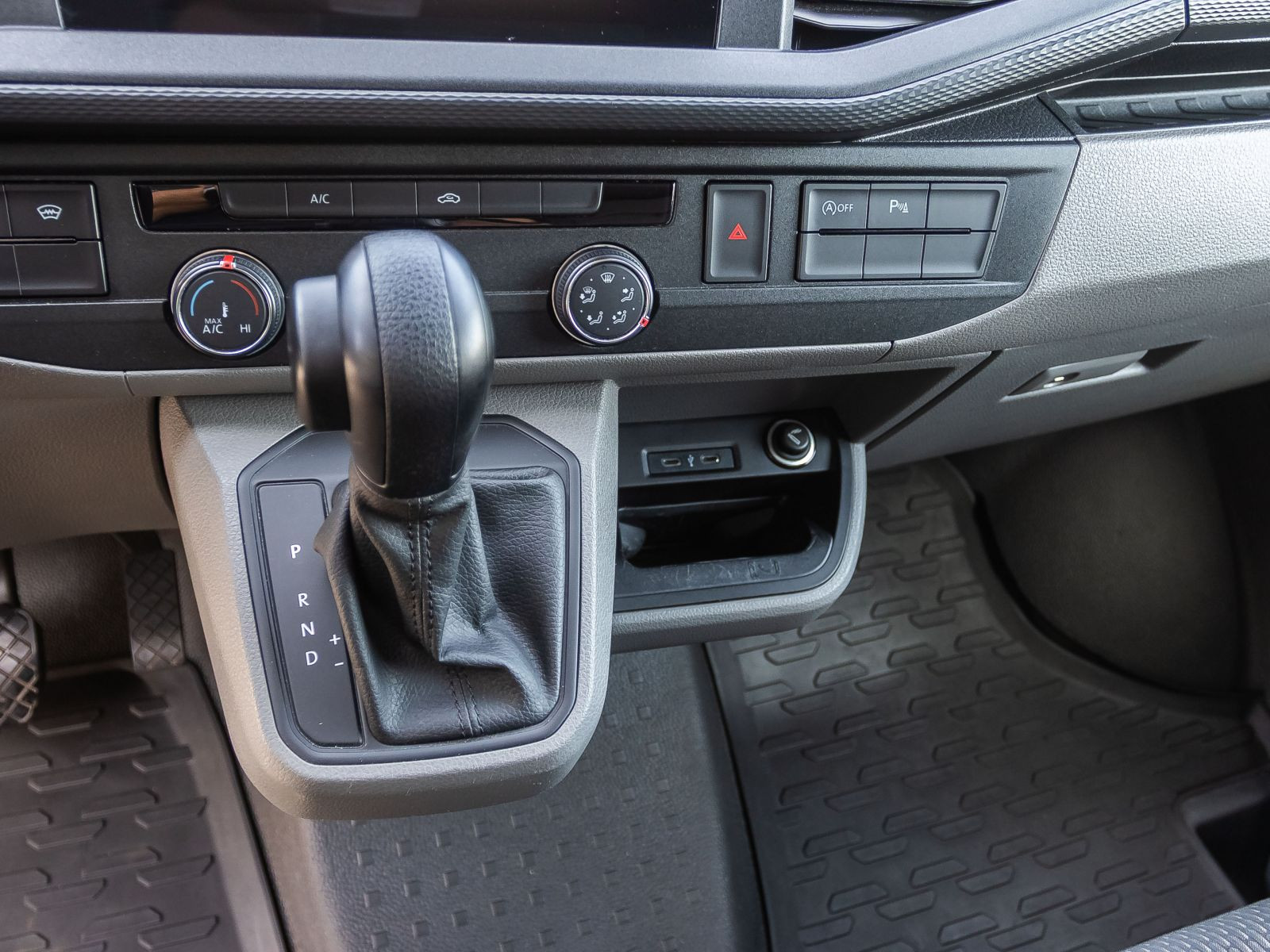 Volkswagen T6.1 Kasten 2.0 TDI DSG LR, Navi, LED, Klima, App-Connect