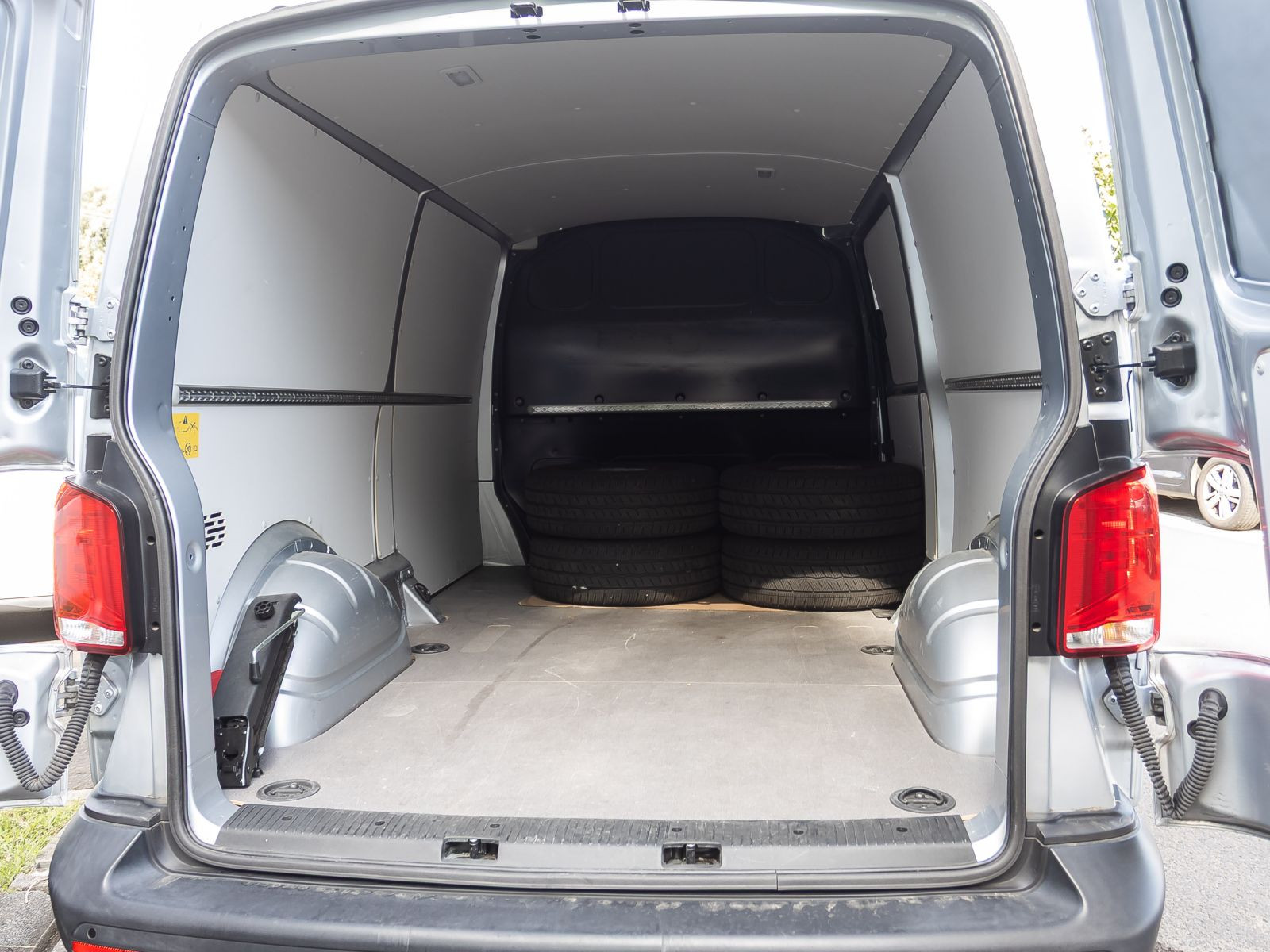 Volkswagen T6.1 Kasten 2.0 TDI DSG LR, Navi, LED, Klima, App-Connect