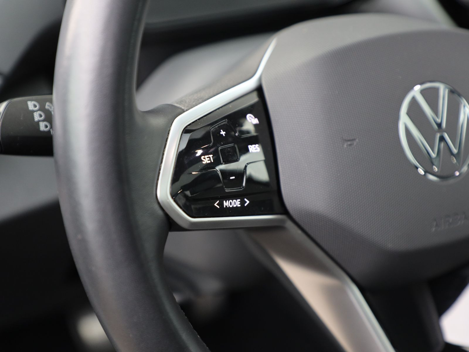 Volkswagen ID.4 Pro Performance Navi Matrix HuD Standhzg Panorama