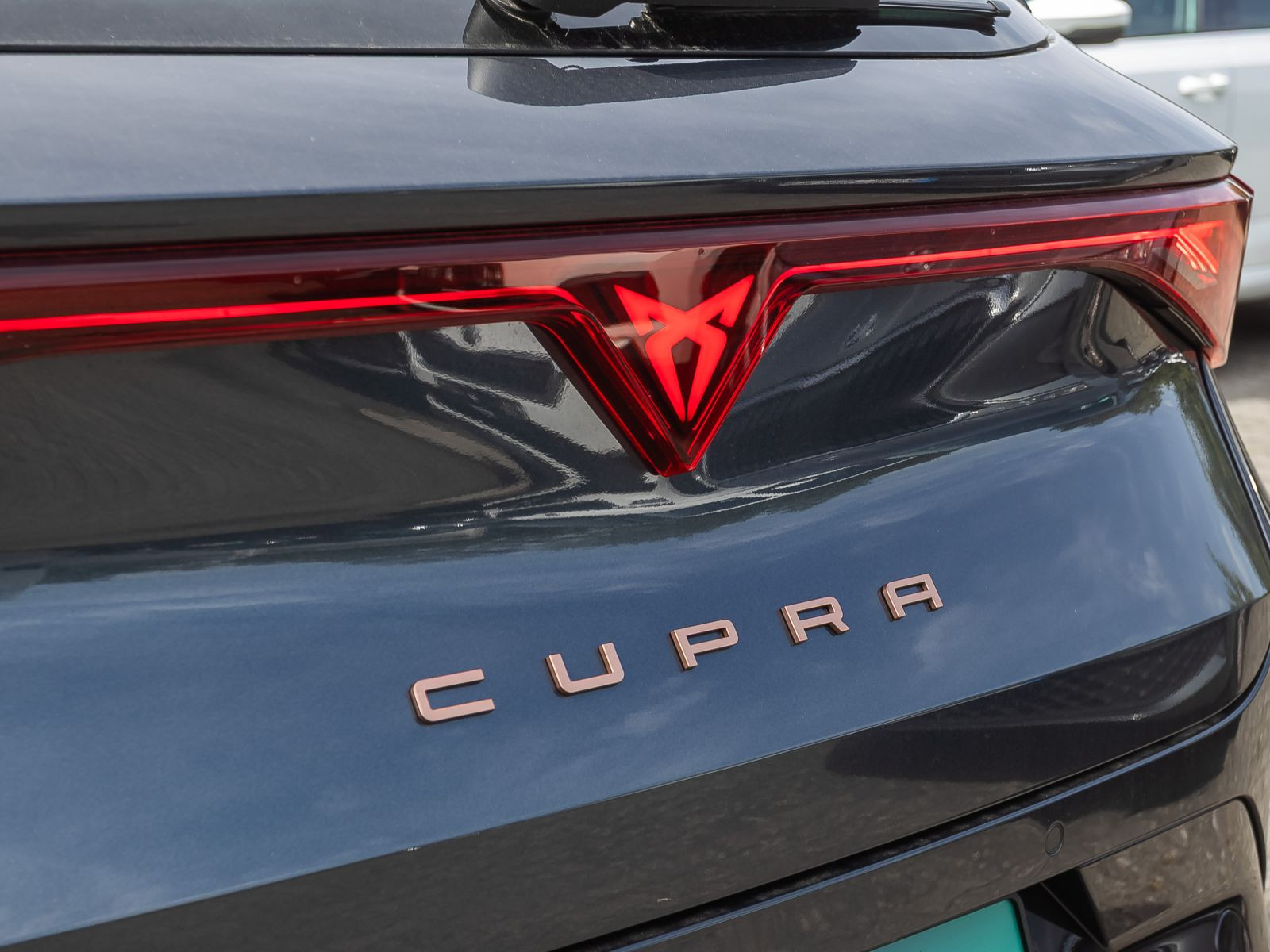 Cupra Leon Sportstourer 1.5 eTSI ACC LED EPH AHK