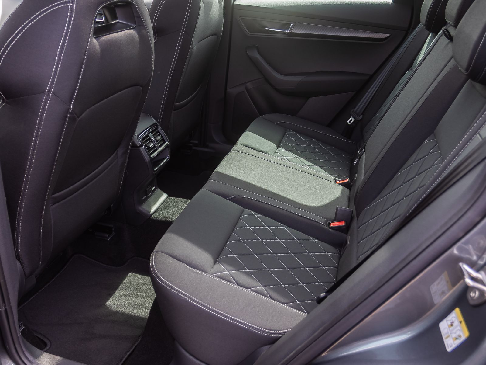Skoda Karoq Sportline 1.5TSI ACC LED Navi AHK Panorama