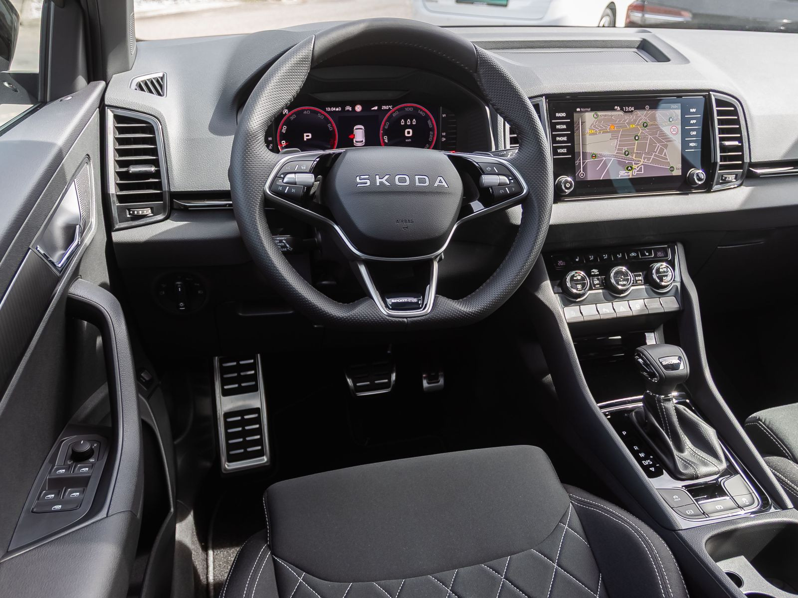 Skoda Karoq Sportline 1.5TSI ACC LED Navi AHK Panorama