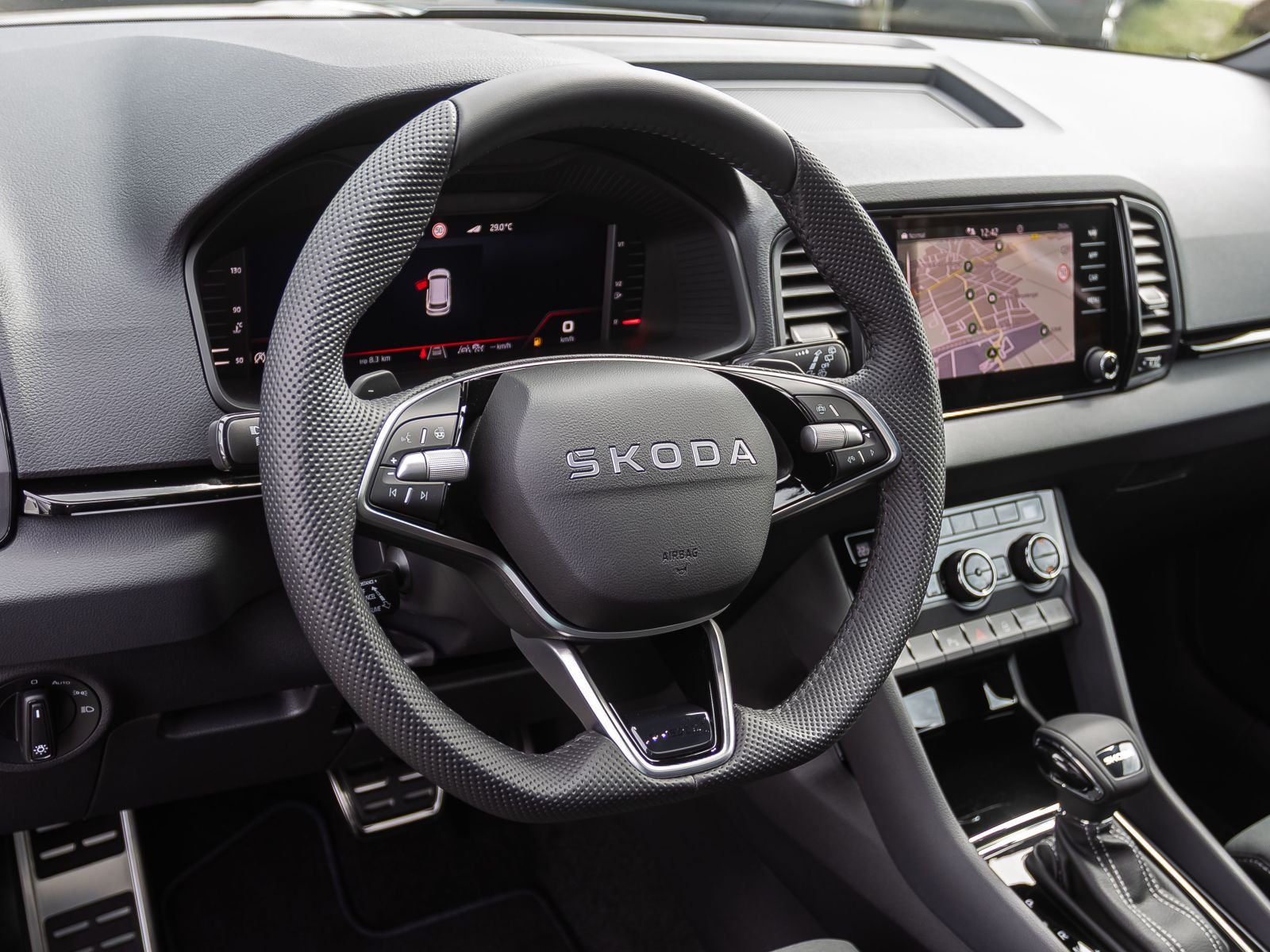 Skoda Karoq Sportline 1.5 TSI ACC Navi LED AHK Panorama