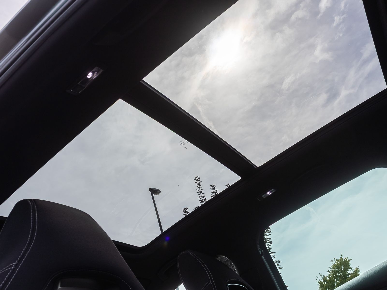 Skoda Karoq Sportline 1.5 TSI ACC Navi LED AHK Panorama
