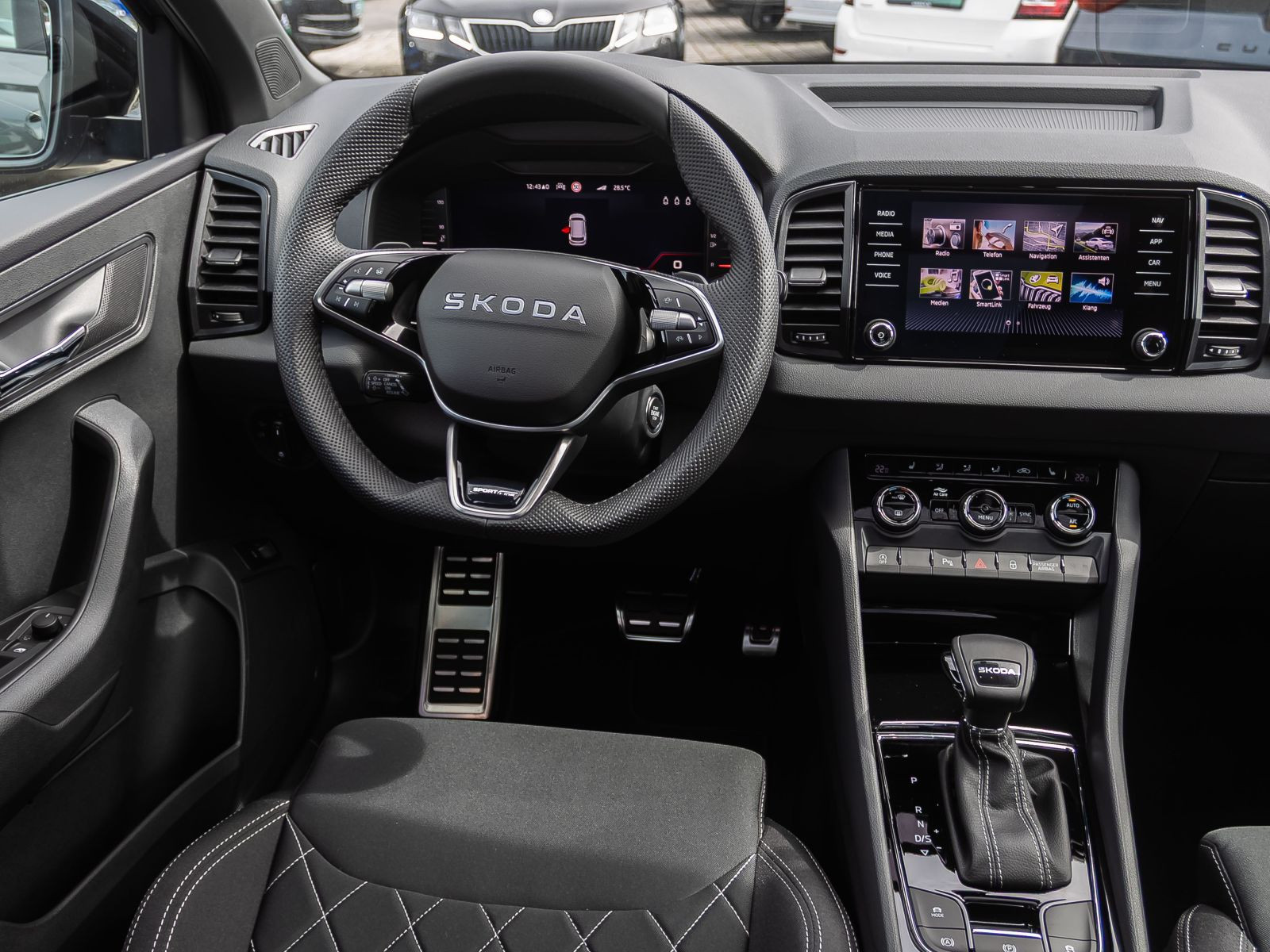 Skoda Karoq Sportline 1.5 TSI ACC Navi LED AHK Panorama