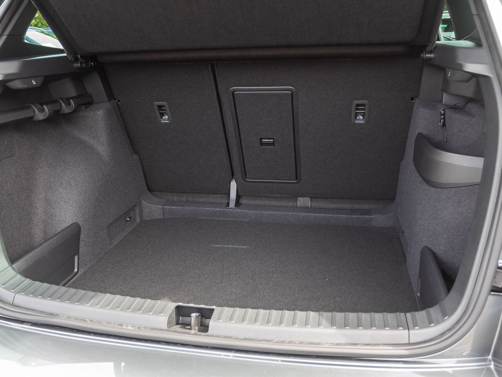 Skoda Karoq Sportline 1.5 TSI ACC Navi LED AHK Panorama
