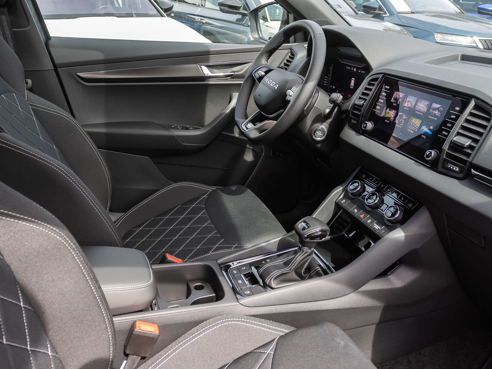 Skoda Karoq Sportline 1.5 TSI ACC Navi LED AHK Panorama