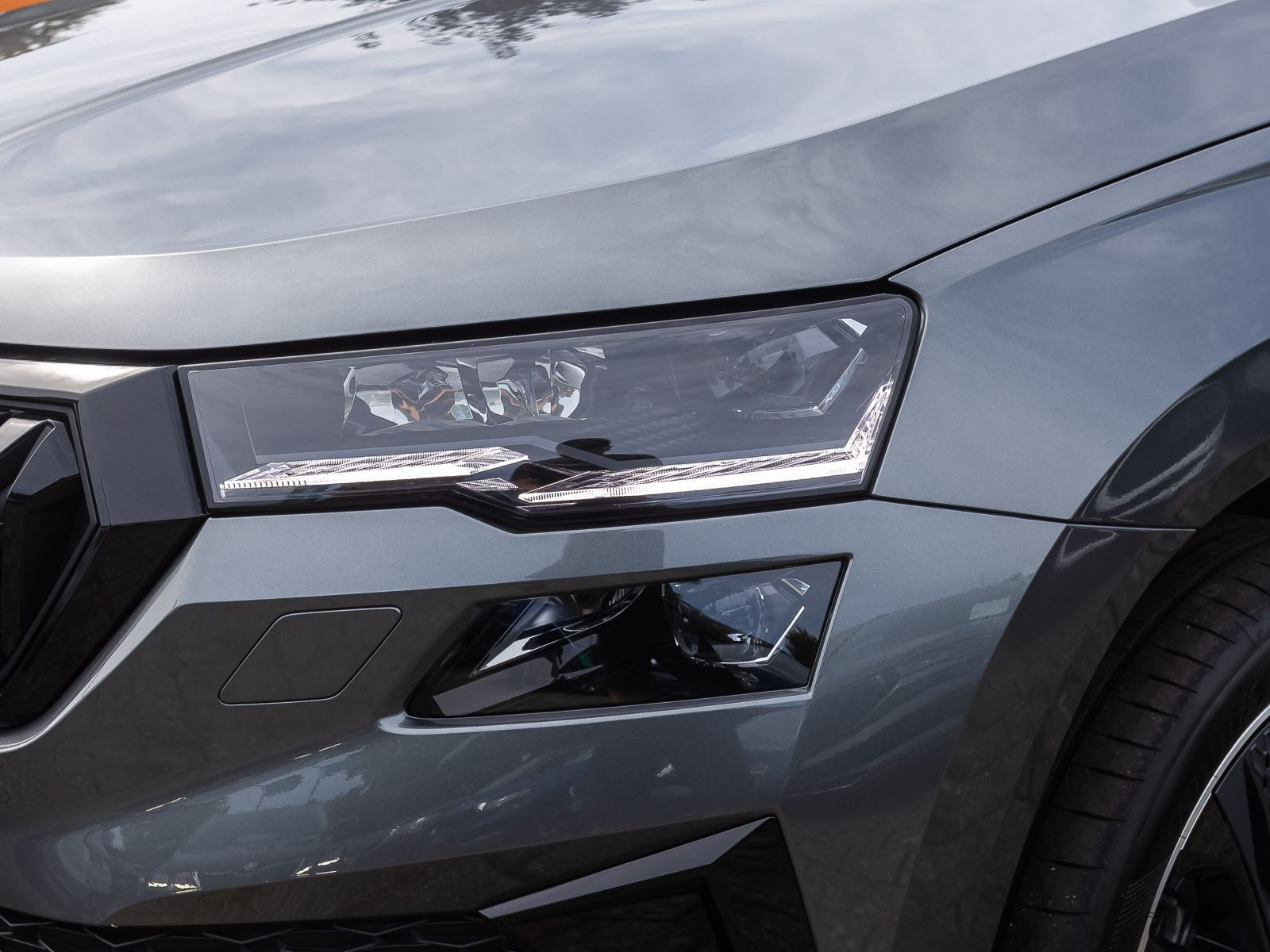 Skoda Karoq Sportline 1.5 TSI ACC Navi LED AHK Panorama