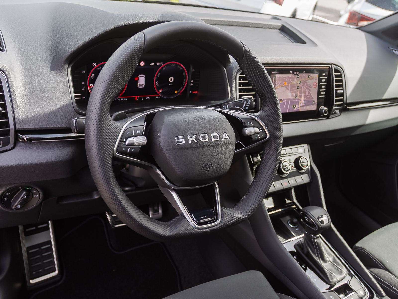 Skoda Karoq Sportline 1.5TSI ACC Panorama Navi LED AHK
