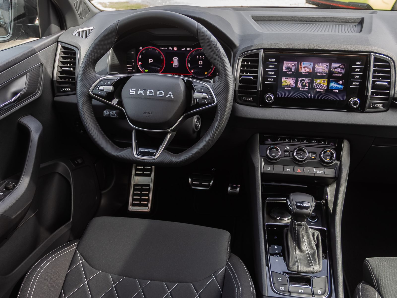 Skoda Karoq Sportline 1.5TSI ACC Panorama Navi LED AHK
