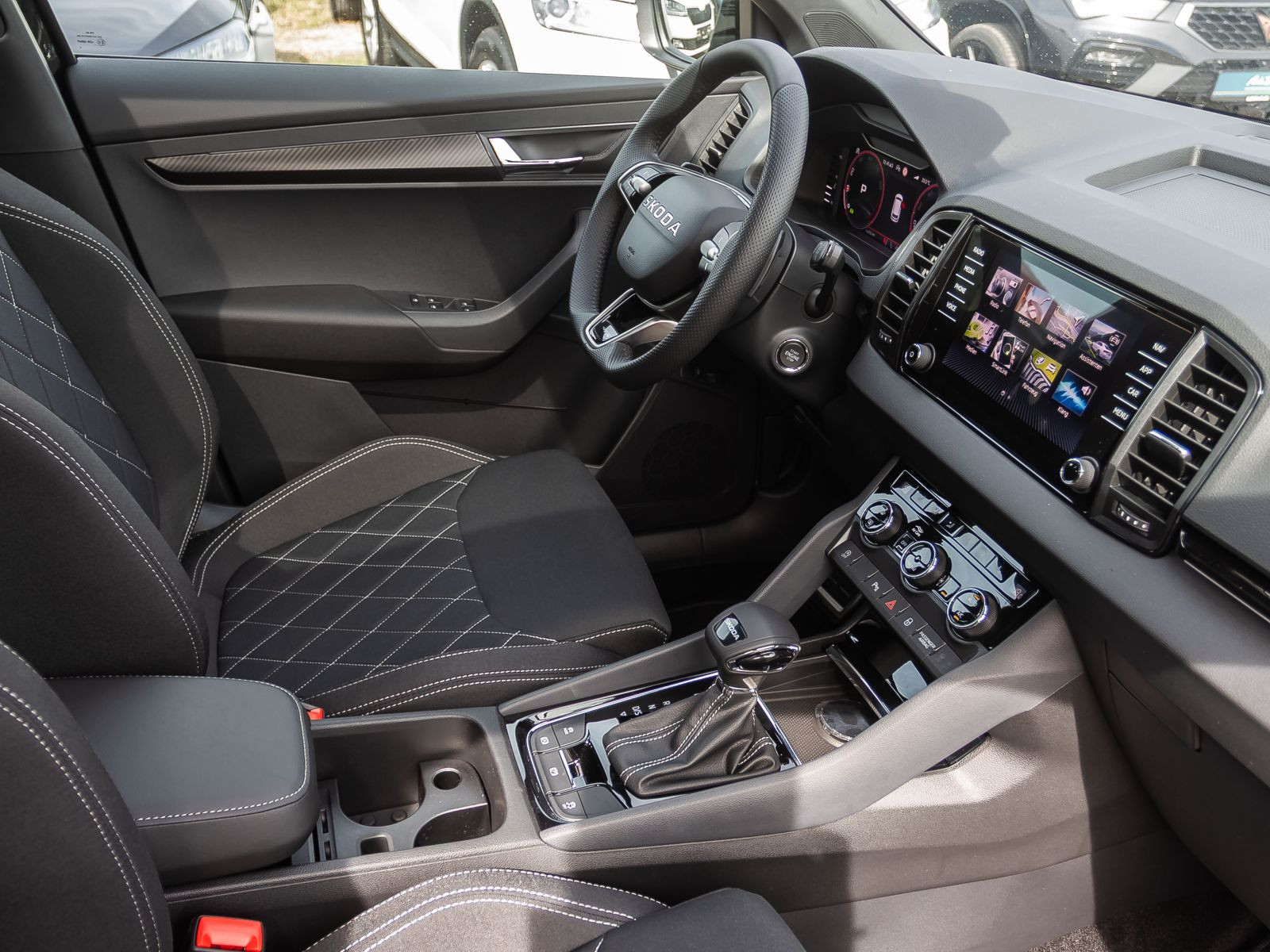 Skoda Karoq Sportline 1.5TSI ACC Panorama Navi LED AHK