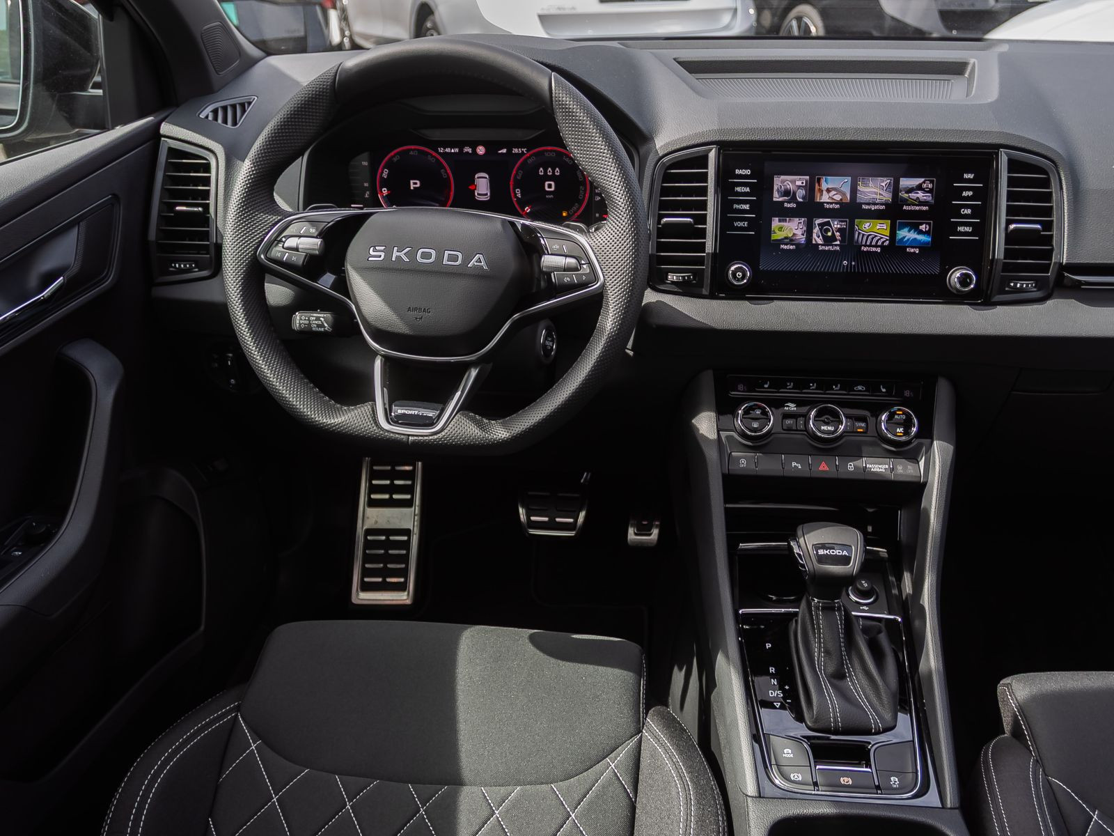 Skoda Karoq Sportline 1.5TSI ACC NAVI LED AHK Panorama