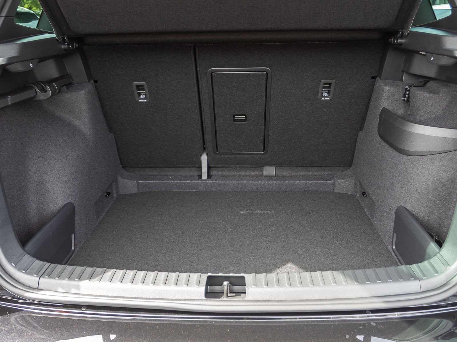 Skoda Karoq Sportline 1.5TSI ACC NAVI LED AHK Panorama