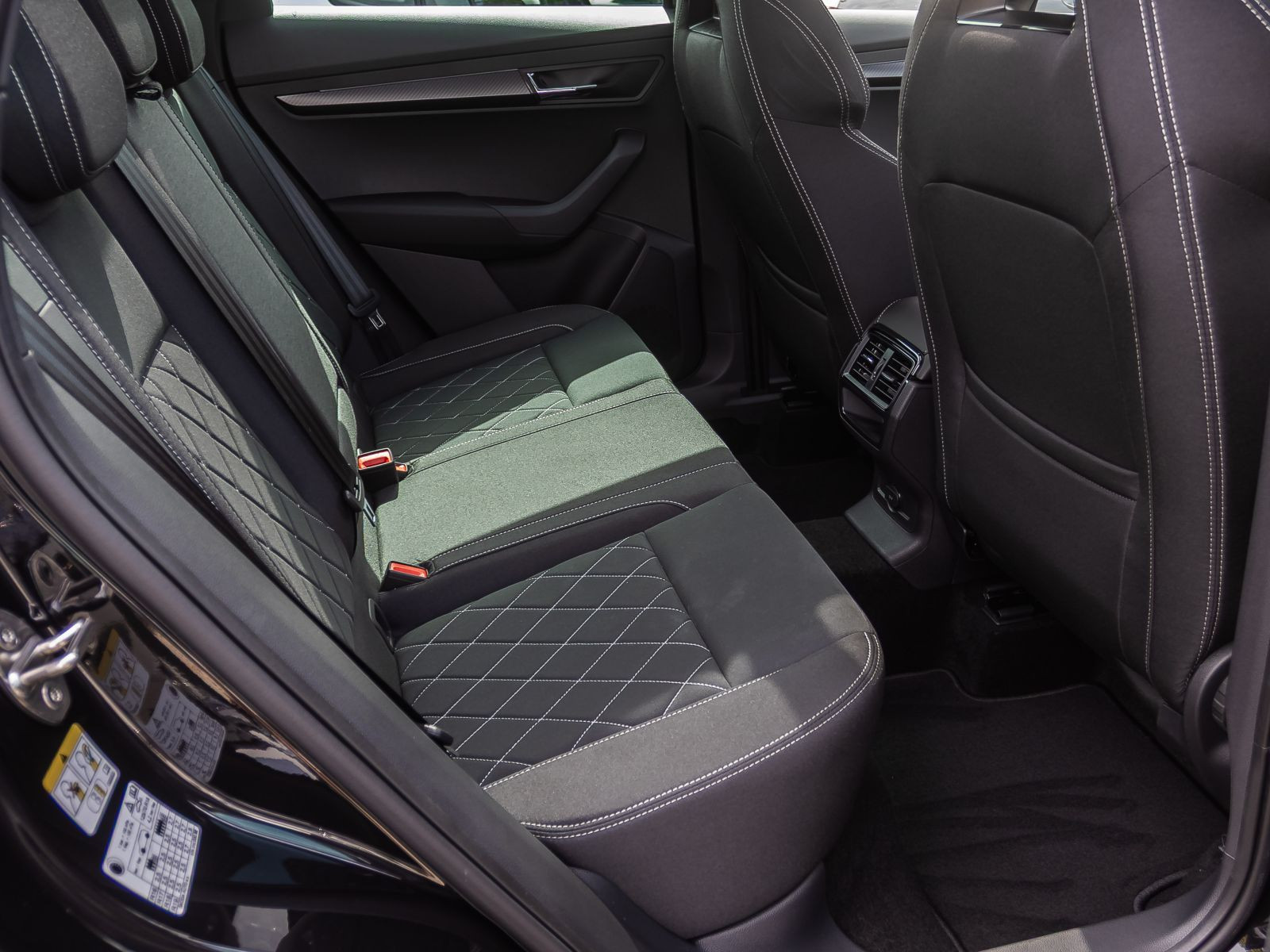Skoda Karoq Sportline 1.5TSI ACC NAVI LED AHK Panorama
