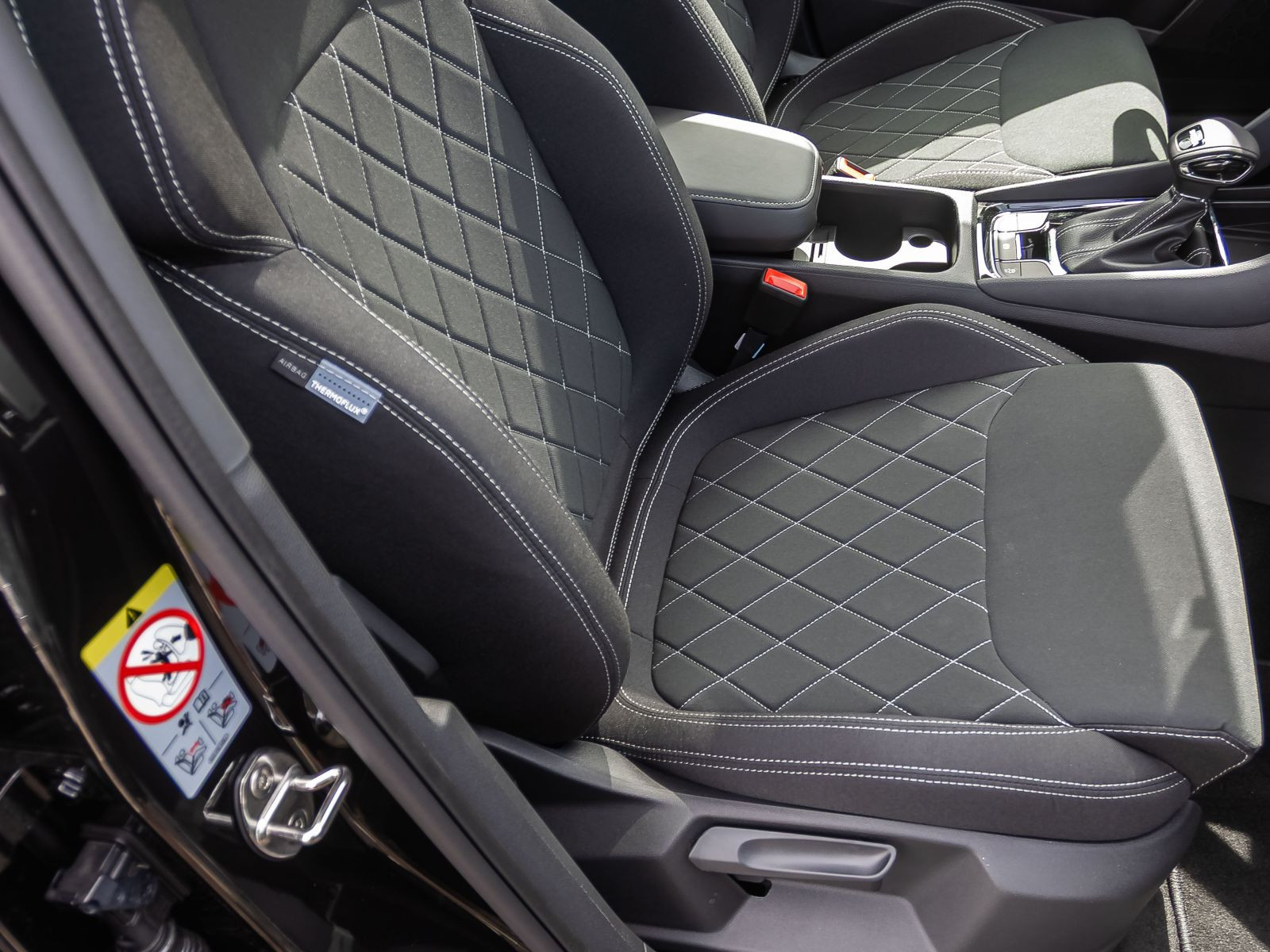 Skoda Karoq Sportline 1.5TSI ACC NAVI LED AHK Panorama