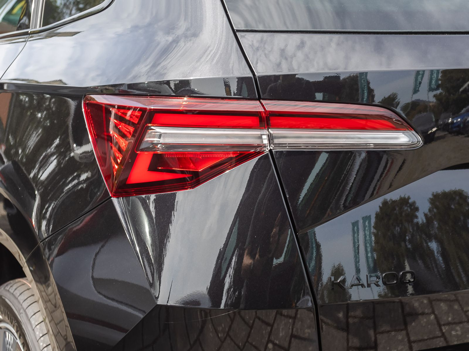 Skoda Karoq Sportline 1.5TSI ACC NAVI LED AHK Panorama