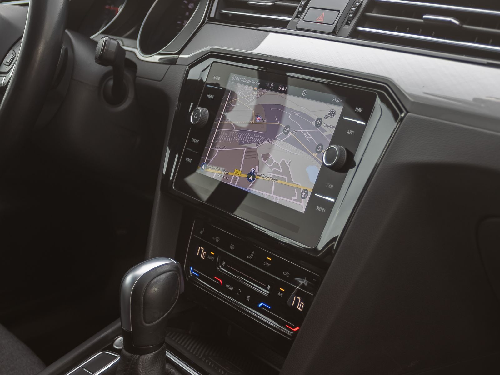 Volkswagen Passat Variant 2.0 TDI Business DSG LED ACC AHK