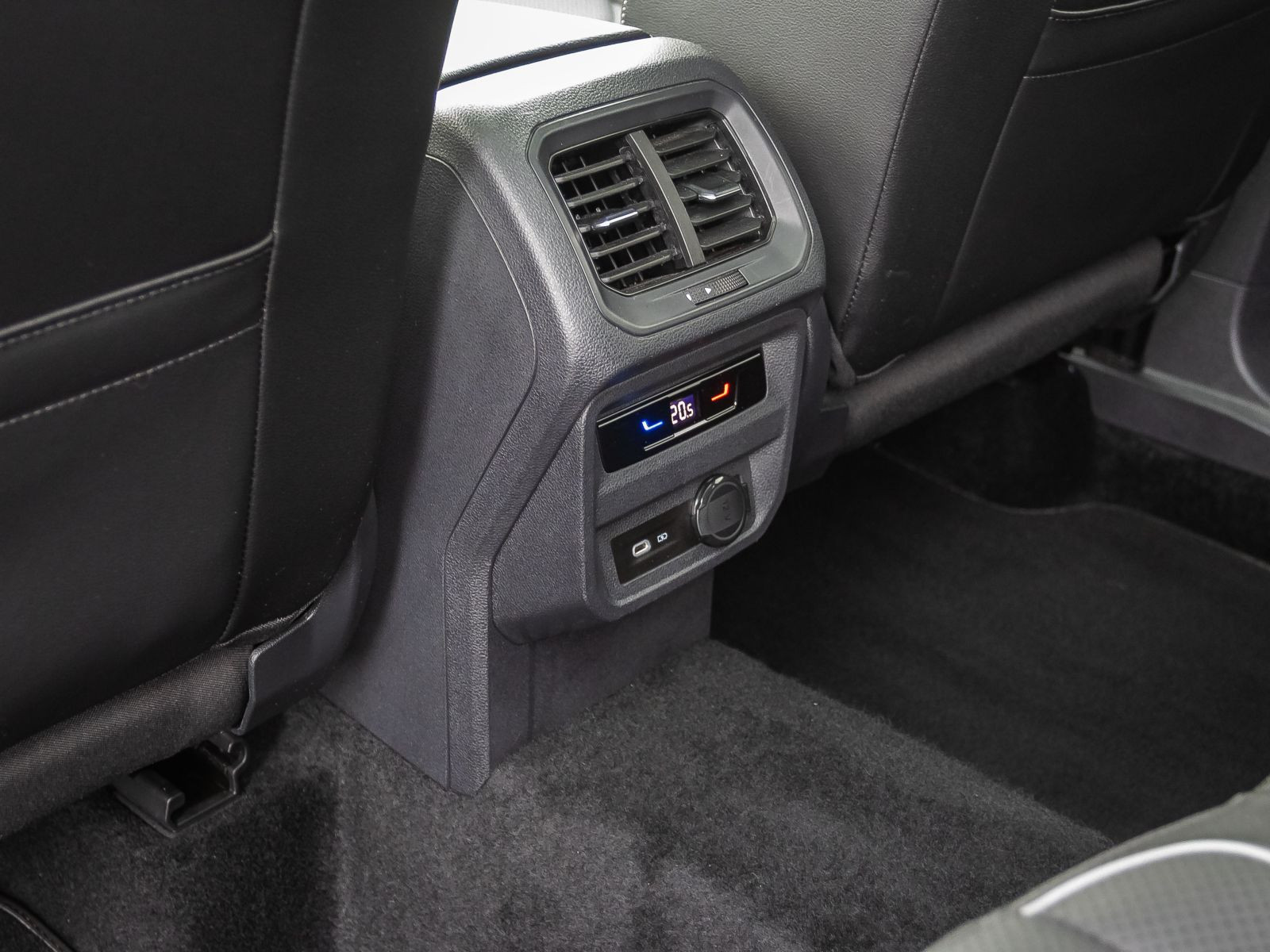 Volkswagen Tiguan Allspace 2.0 TSI R-Line 4M DSG HUD Matrix
