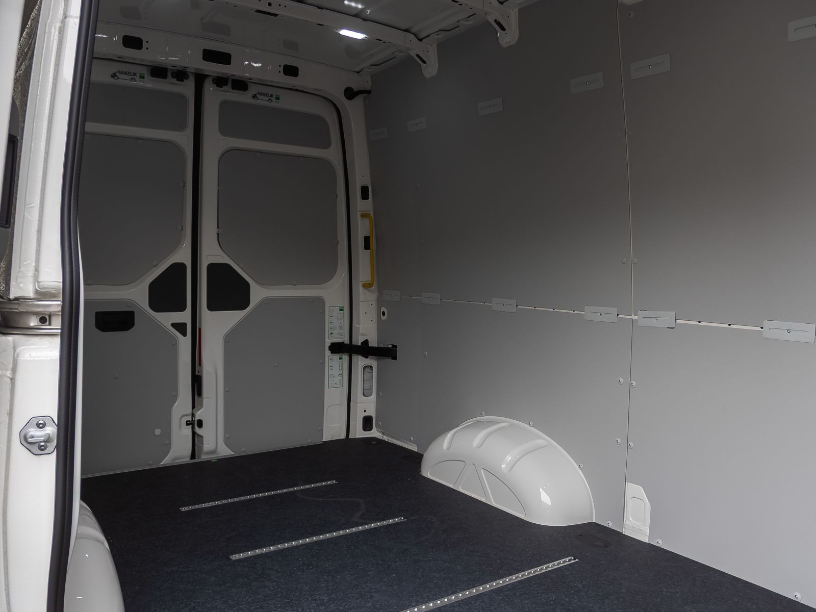 Volkswagen Crafter Kasten 2.0TDI mR LED GRA DAB EPH Carplay
