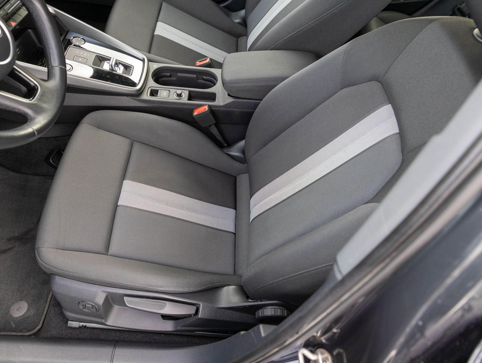 Audi A3 Sportback Advanced 30TFSI Stronic LED GRA AHK