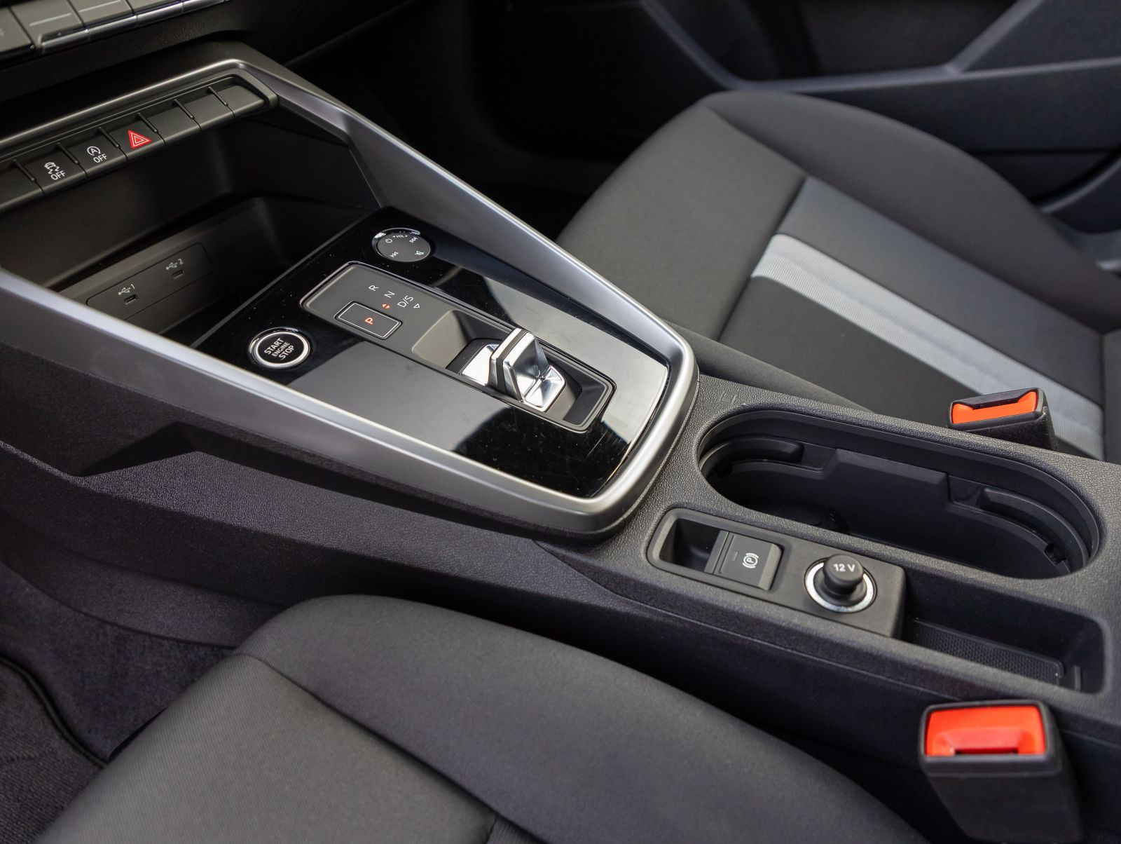 Audi A3 Sportback Advanced 30TFSI Stronic LED GRA AHK