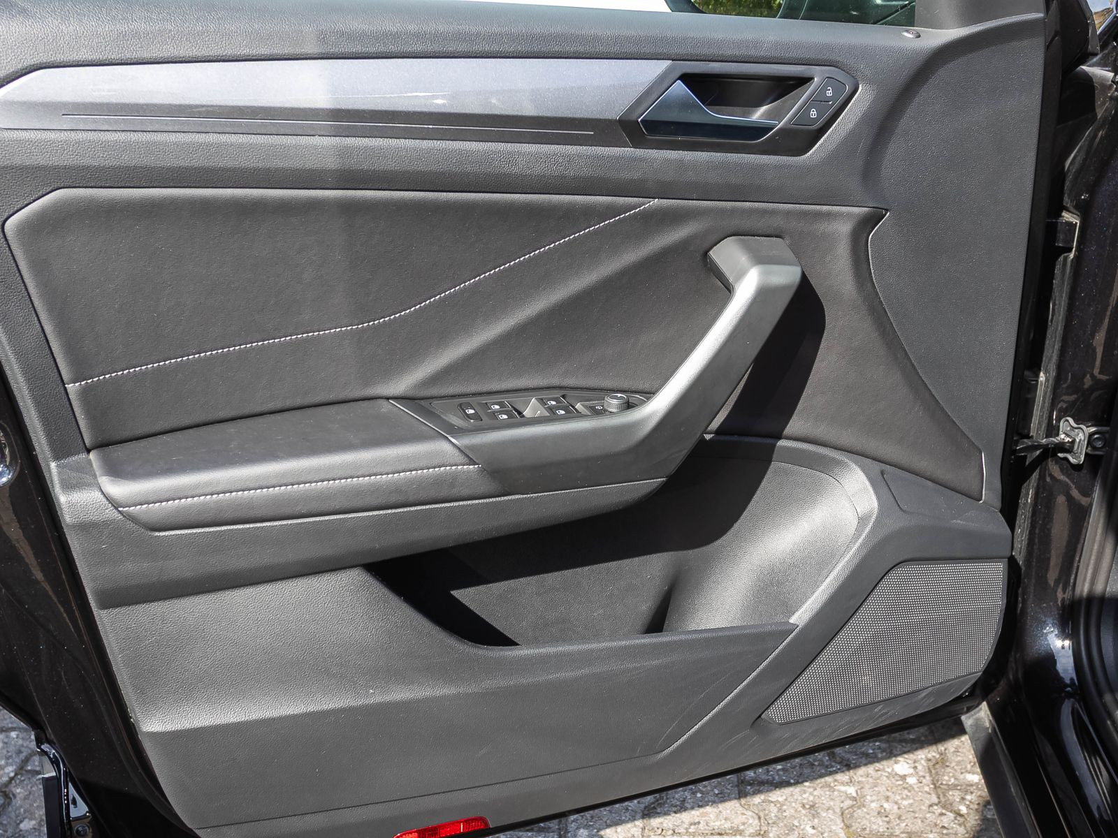 Volkswagen T-Roc 1.5 TSI DSG Style, AHK, Navi, LED-Plus, App-Connect