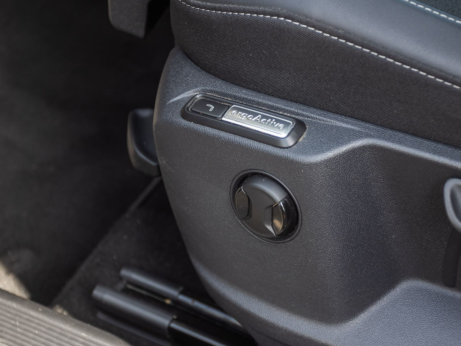 Volkswagen T-Roc 1.5 TSI DSG Style, AHK, Navi, LED-Plus, App-Connect