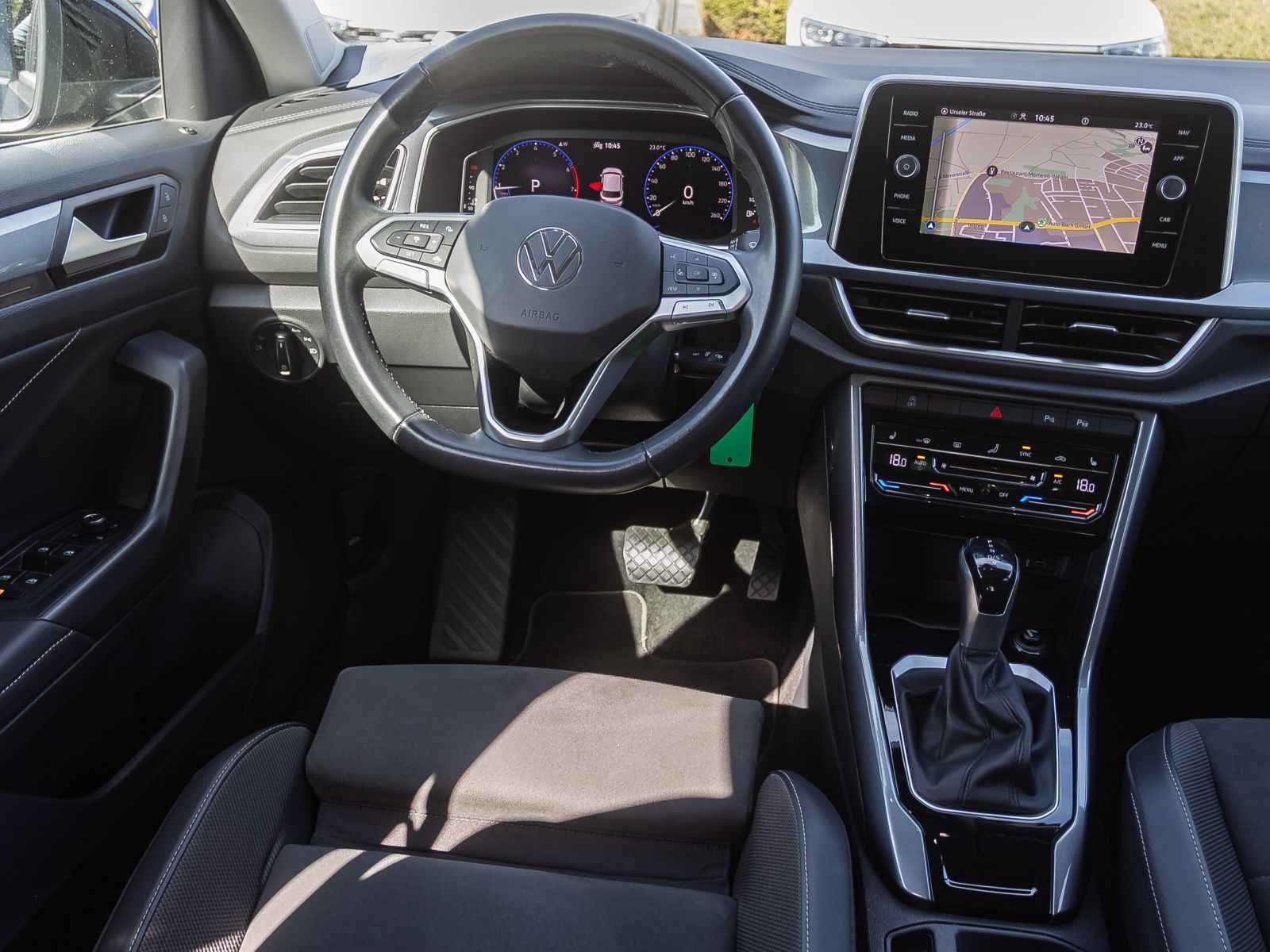 Volkswagen T-Roc 1.5 TSI DSG Style, AHK, Navi, LED-Plus, App-Connect