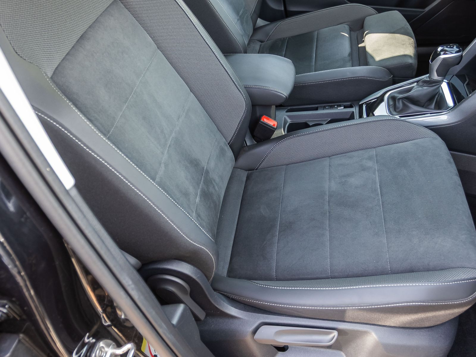 Volkswagen T-Roc 1.5 TSI DSG Style, AHK, Navi, LED-Plus, App-Connect