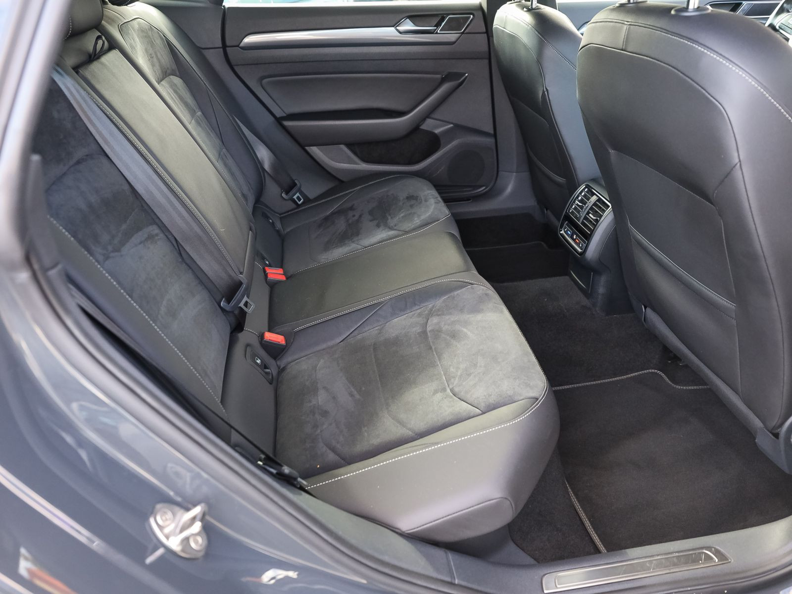 Volkswagen Arteon 2.0 TSI DSG R-Line Navi Panorama AHK ACC