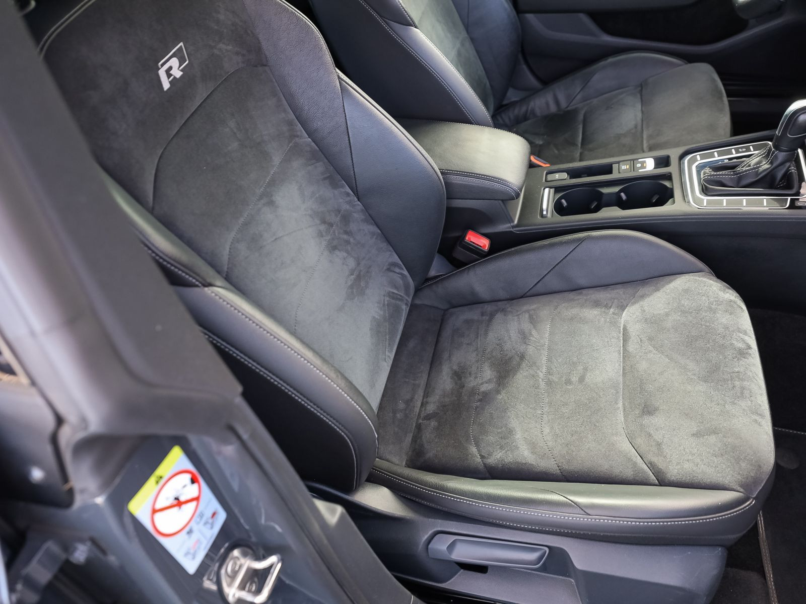 Volkswagen Arteon 2.0 TSI DSG R-Line Navi Panorama AHK ACC