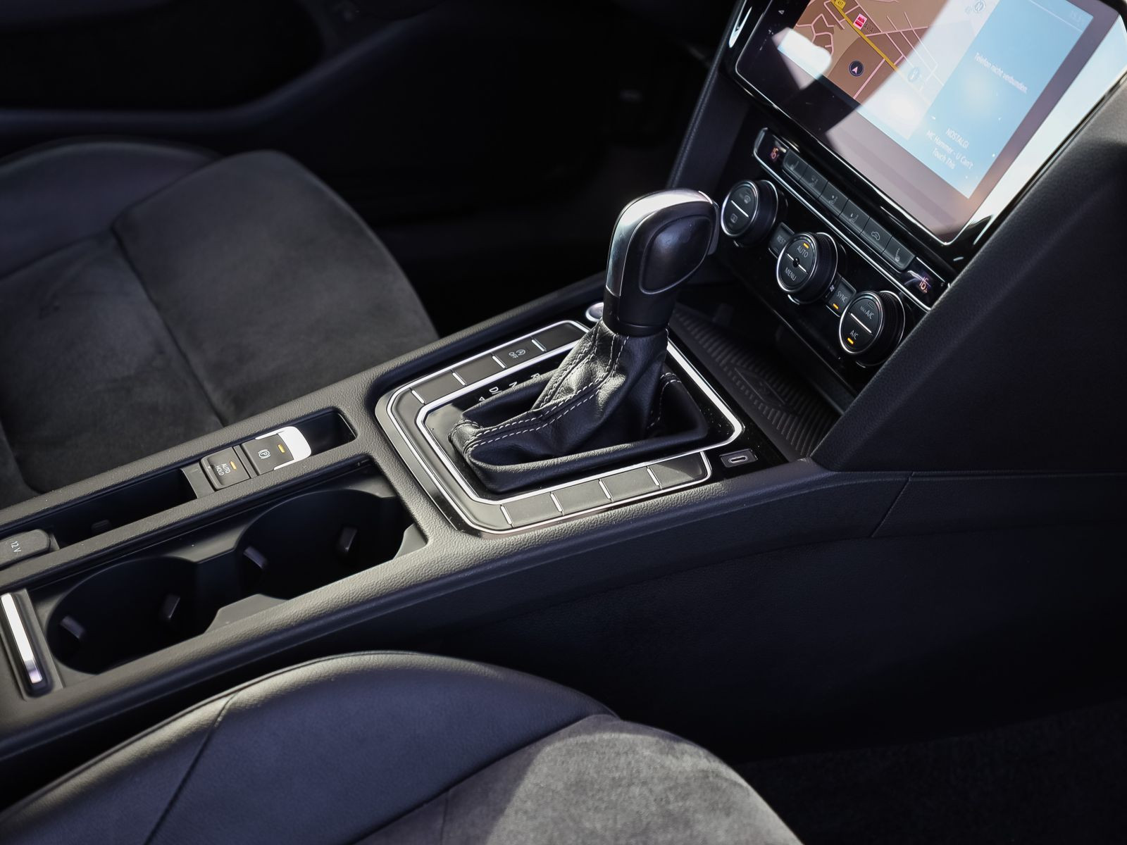 Volkswagen Arteon 2.0 TSI DSG R-Line Navi Panorama AHK ACC