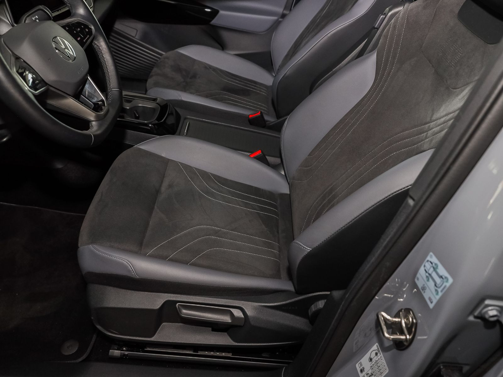Volkswagen ID.4 Pure electric, Navi, LED, Rückfahrkamera, Standklimatisierung, App-Connect