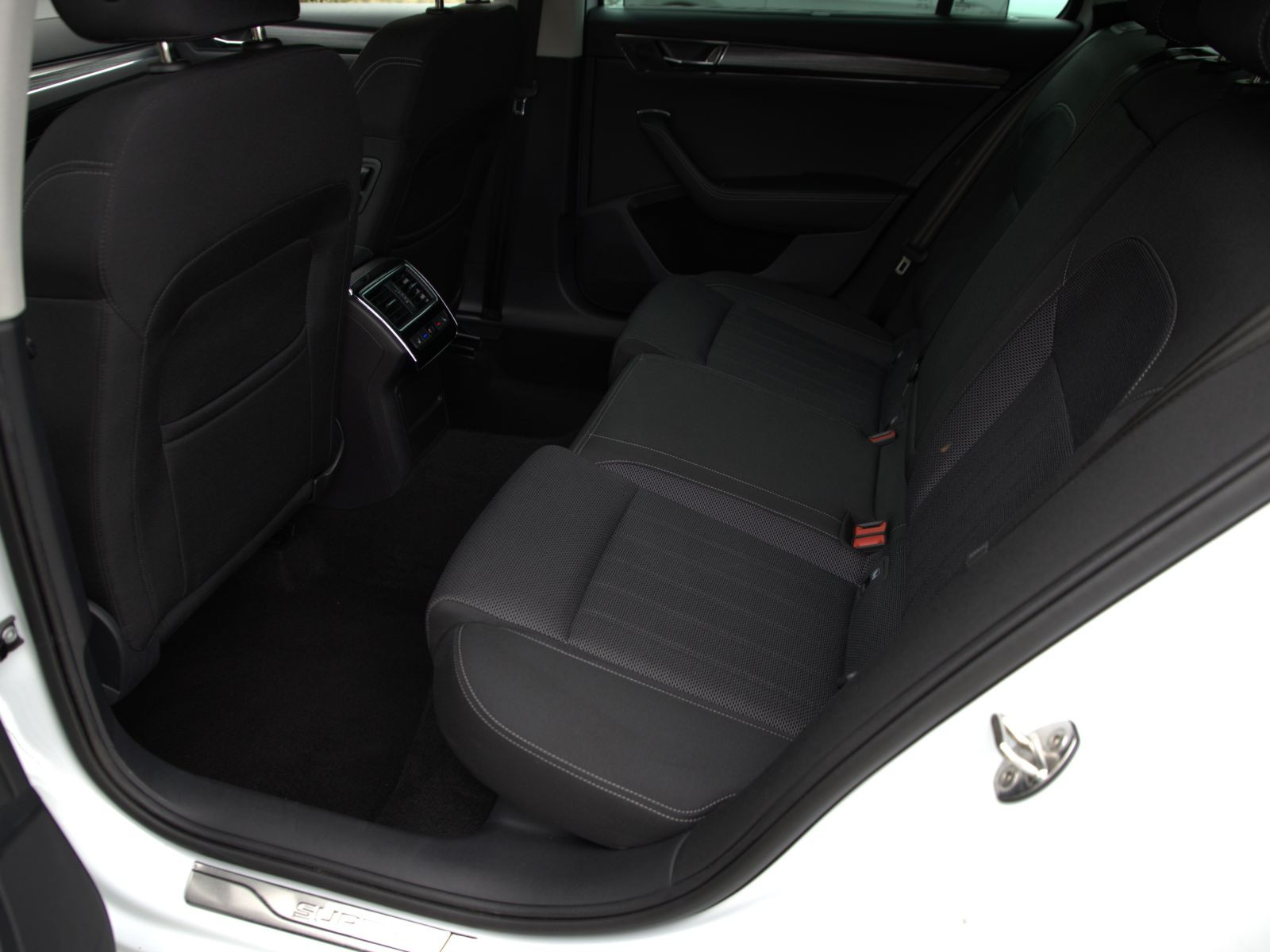 Skoda Superb Combi Style 2.0 TDI DSG GRA ACC Sitzhzg