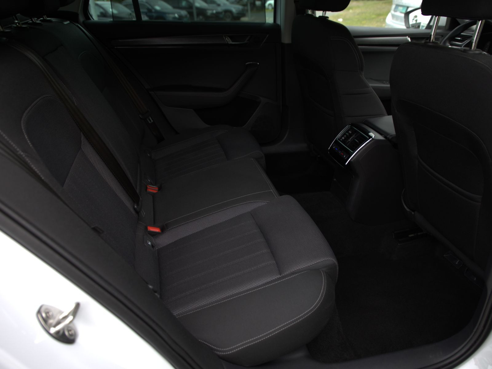 Skoda Superb Combi Style 2.0 TDI DSG GRA ACC Sitzhzg