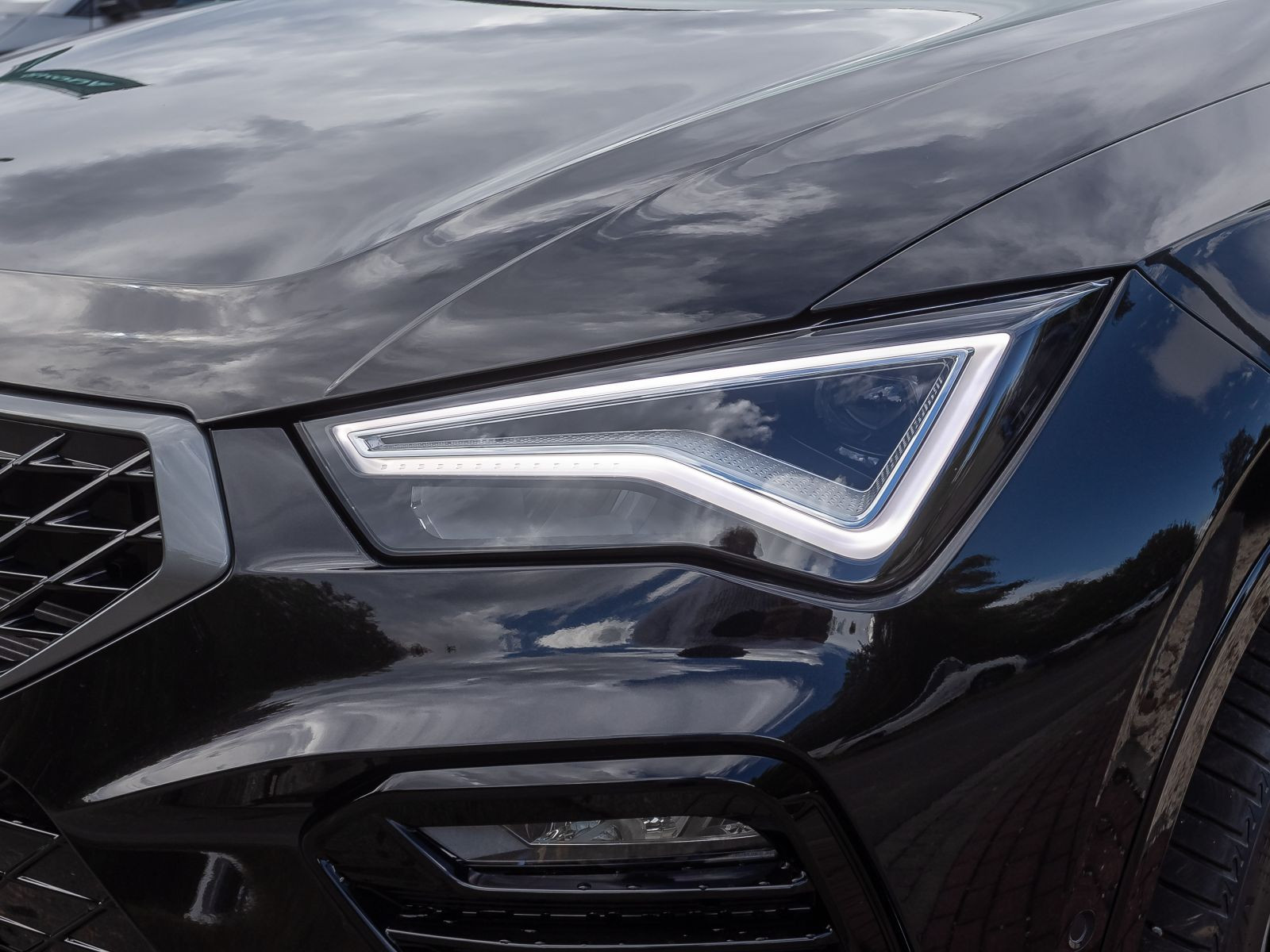 Cupra Ateca 2.0 TSI DSG 4x4 Navi LED ACC AHK