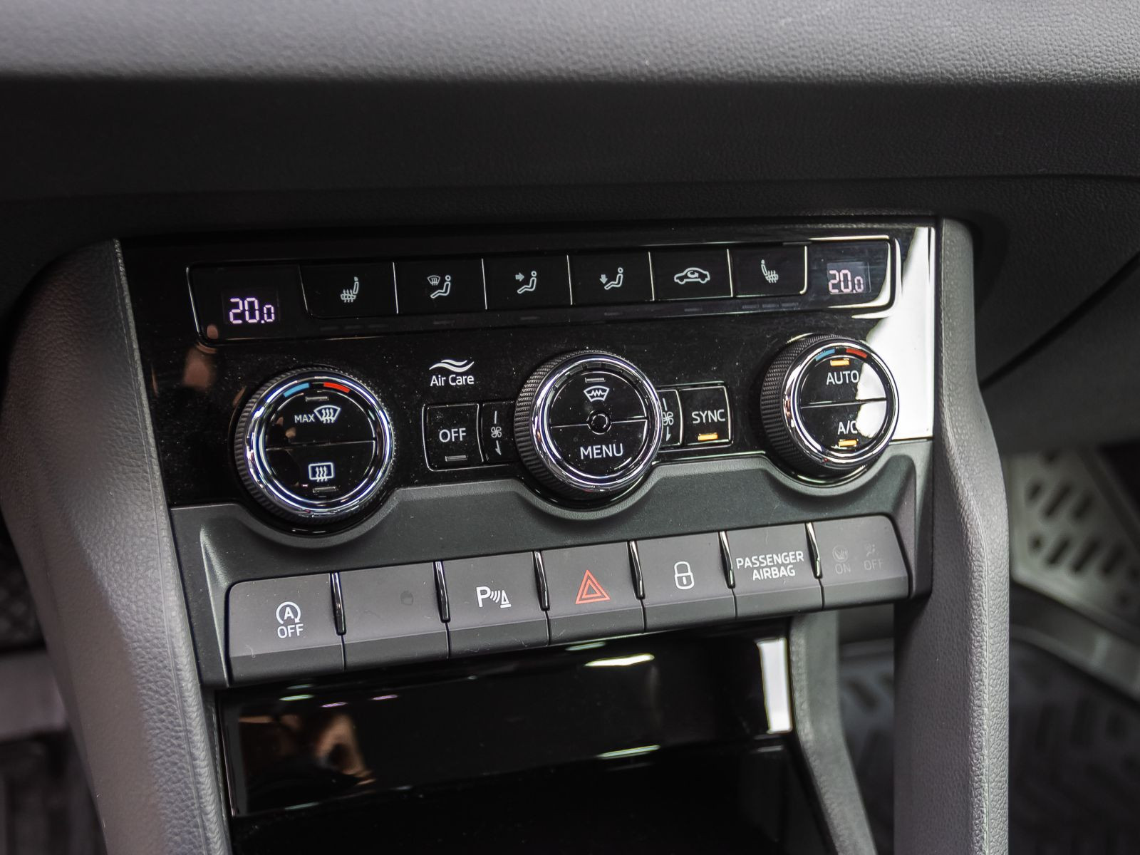 Skoda Karoq Tour 1.5TSI ACC Navi EPH LED CarPlay