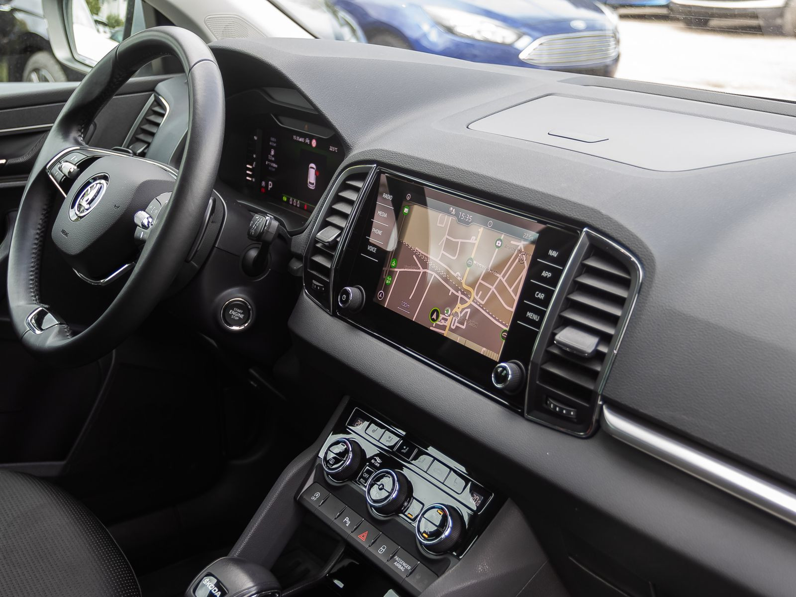 Skoda Karoq Tour 1.5TSI ACC Navi EPH LED CarPlay