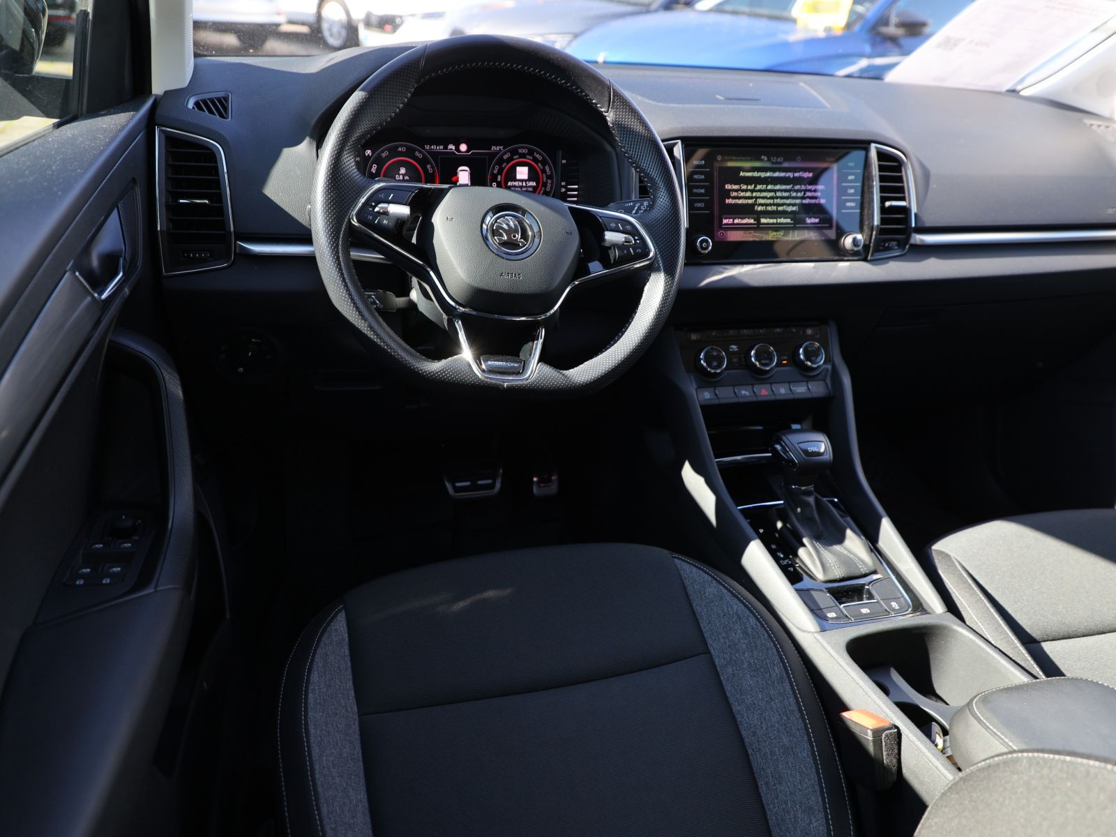 Skoda Karoq Drive 125 1.5TSI ACC NAVI AHK Panorama